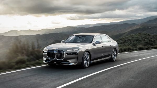 سيارة BMW الفئة السابعة 2023 شركة السيارات الأوروبية تتيح الحجز المسبق على سيارة BMW الفئة السابعة 2023 في البحرين