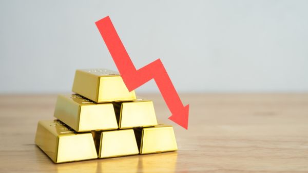 تراجع أسعار الذهب عالميًا بأكثر من دولارين