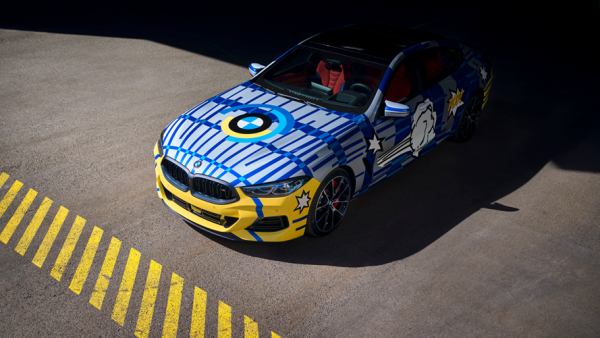 The BMW 8 X Jeff Koons Are Now on Display at Abu Dhabi Motors