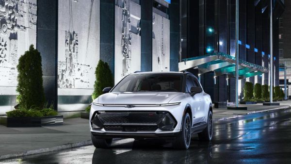 Chevrolet Middle East Celebrates World EV Day With the Reveal of the 2024 Equinox EV Chevrolet Middle East Celebrates World EV Day With the Reveal of the 2024 Equinox EV
