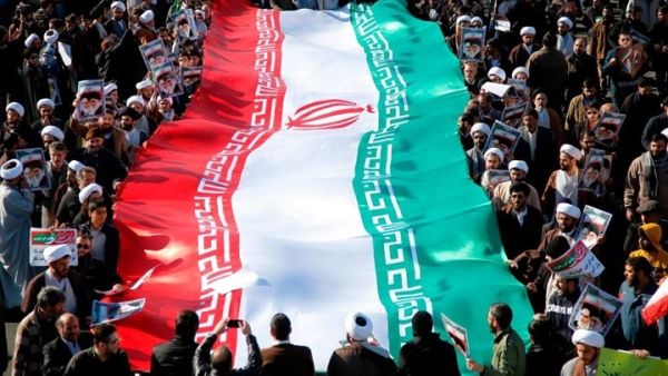 إيران بين ثورة الكاسيت والإنترنت!