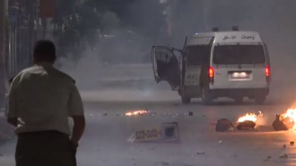 الاحتجاجات الليلية في تونس