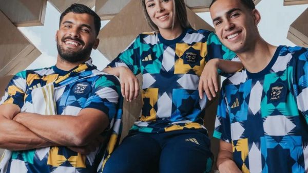 قميص منتخب الجزائر الذي فجر الخلافات