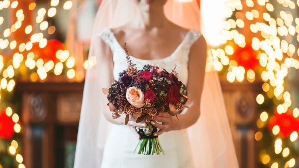 نصائح جمالية للعروس لتتألق في عيد الكريسماس