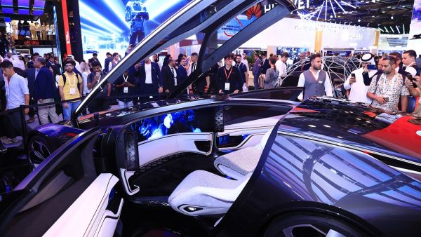 Cadillac and e& Collaborate to Bring the Coveted ‘Car of The Future’ to GITEX 2022: Introducing the InnerSpace Concept