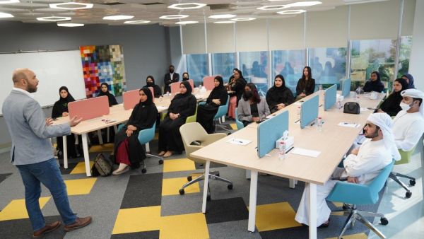 Dubai Customs participates in Zayed University’s Partner Program