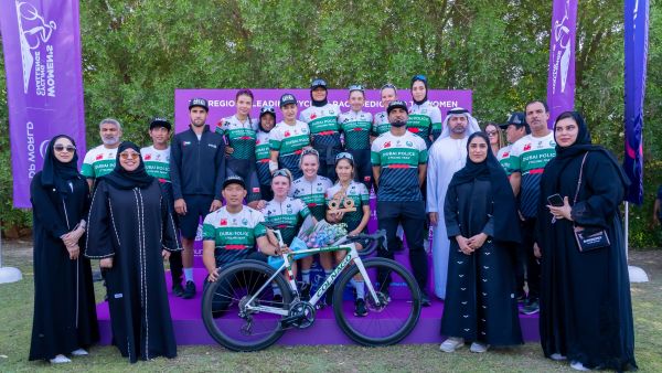 شرطة دبي تتوج بلقب تحدي المرموم للدراجات الهوائية النسائية