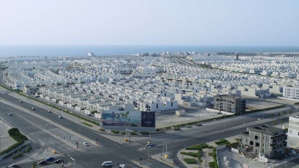 تعد ديار المحرق من أكبر المدن المتكاملة في مملكة البحرين حيث تتسم بطابعها الفاخر ورفاهيتها التي توفر من خلالها خيارات متنوعة من حلول السكن وسبل الحياة العصرية. ديار المحرق تعلن عن اكتمال توصيل ديار المحرق لشبكة المياه المعالجة بالمحرق