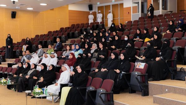 خلال الحدث جامعة الإمارات ومركز الشيخ محمد بن خالد آل نهيان الثقافي يطلقان مشروع التربية الإيجابية