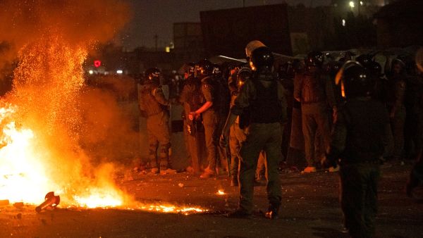 مواجهات بين المتظاهرين ورجال الأمن في البصرة