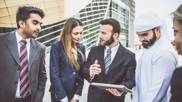 UAE: Employers Aim to Increase Salaries by 5%