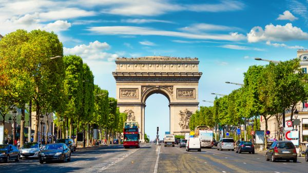 Saudi Arabia to Build Its Version of France's Champs-Elysees