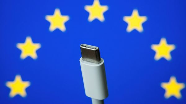 EU Lawmakers Impose One Charger for ALL Smartphones, Tablets