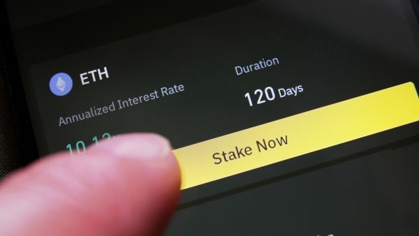 أفضل 6 عملات رقمية من حيث مكافأة التخزين