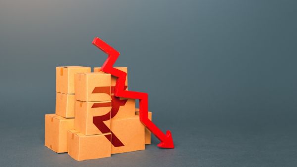 Indian Rupee Hits Record Low Against the UAE Dirham