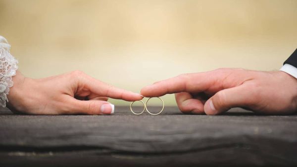 تفسير رؤية الضرة في المنام للمتزوجة
