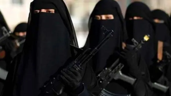 يضم مخيم الهول أكثر من 50 ألف شخص، نصفهم من العراقيين