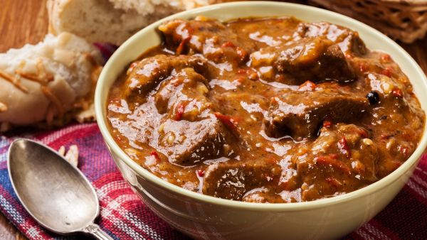 طريقة تحضير طاجن اللحمة لدعم المنتخب المغربي في كأس العالم