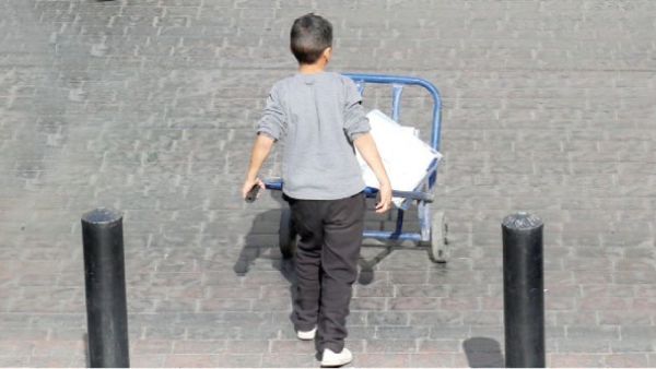 عمالة أطفال.. هم يؤرق الحكومات العربية