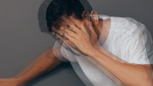 هل ألم المعدة يسبب صداع ودوخة