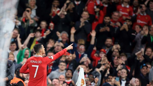 معلق مباراة مان يونايتد وأستون فيلا اليوم في الدوري الإنجليزي