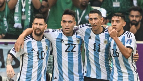 الأرجنتين تتقدم على السعودية بركلة جزاء عن طريق ميسي