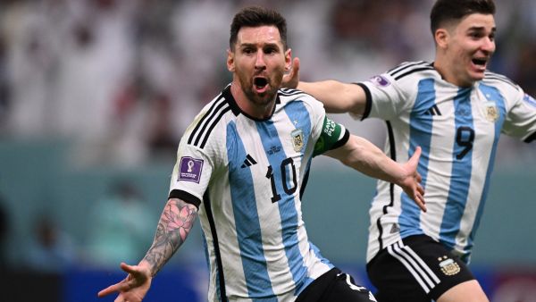 الأرجنتين تبقى في المنافسة بعد فوز ثمين على المكسيك في كأس العالم قطر 2022