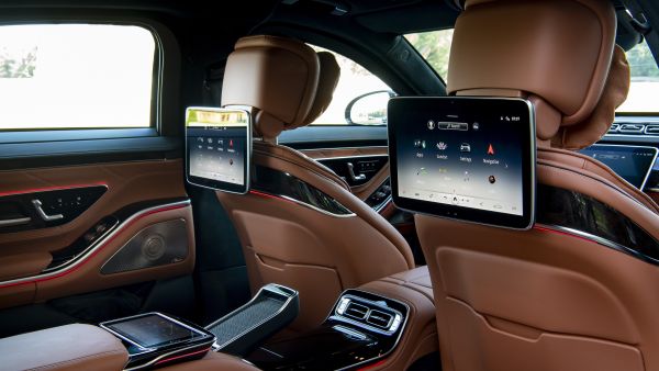 The Mercedes-Benz S-Class: A Quiet and Luxurious Driving Experience 