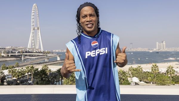 Celebrating the UAE’s passion for football, Pepsi creates once-in-a-lifetime experience for fans in Dubai Pepsi® Brings the Nutmeg King, Ronaldinho, to Dubai