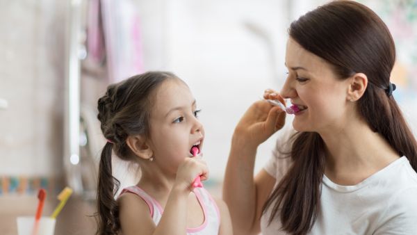طبيب البوابة: 5 خطوات للحفاظ على أسنان الأطفال