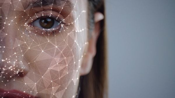 قراءة الوجه لتحديد الثروة وفقاً للنقاط العمرية