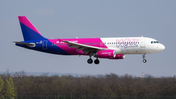 Wizz Air plane