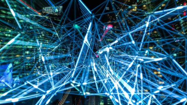 إن مساحات العمل الافتراضية سوف تشّكل حوالي 30% من نمو استثمارات قطاع الشركات في تقنيات "ميتافيرس"، والتي سوف "تعيد تصوّر" تجربة العمل المكتبي. جارتنر: 10 توقعات لمستقبل تقنية المعلومات في العام 2023 وما بعده