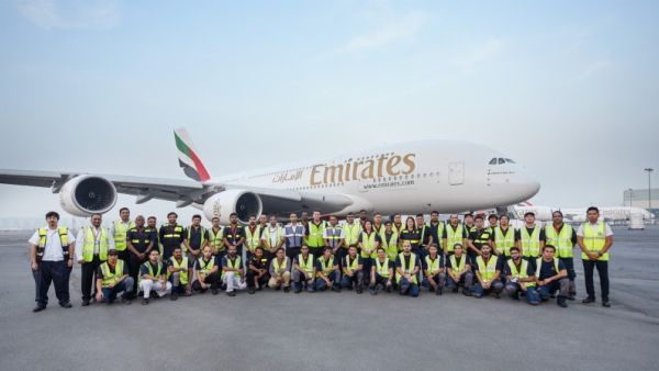 طيران الإمارات تبدأ تحديث أولى طائراتها الإيرباص A380