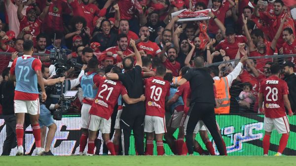 الأهلي يتحدى الاتحاد السكندري (المصدر: أ ف ب)
