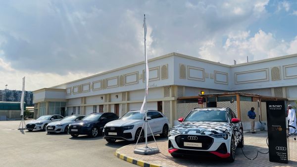 أودي عمان تقيم شراكة مع الطيران العماني كجزء من برنامج التفاهم المؤسسي