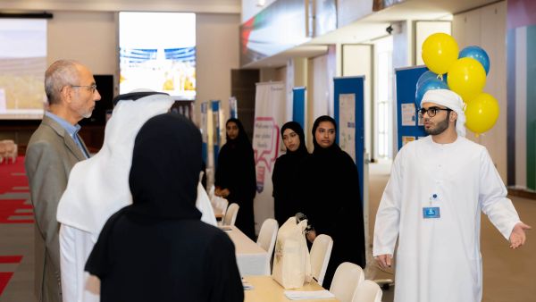 180 Students from College of Business and Economics at UAEU Present their Graduation Projects and Internship Programs