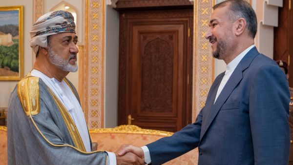 Sultan Haitham bin Tariq al-Said (L) with Hossein Amir-Abdollahian 