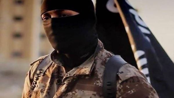 مقاتلون من تنظيم داعش يشنون هجوما على سجن في سوريا