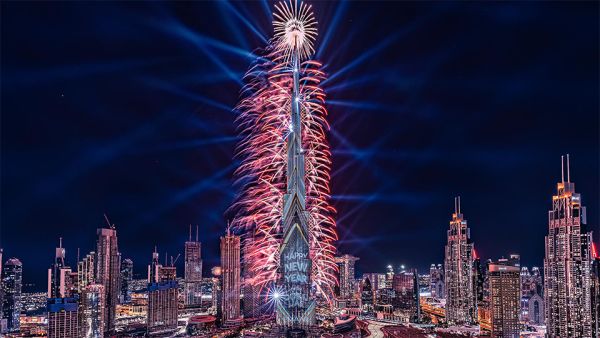 الدليل الكامل لاختبار أروع تجربة في احتفالات إعمار برأس السنة 2023  في برج خليفة