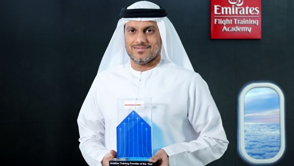 القبطان عبد الله الحمادي، مدير أكاديمية الإمارات لتدريب الطيارين أكاديمية الإمارات لتدريب الطيارين الأفضل عام 2022
