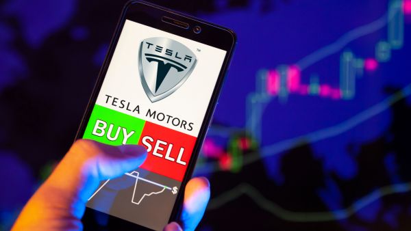 Musk sells over $3B Tesla stock