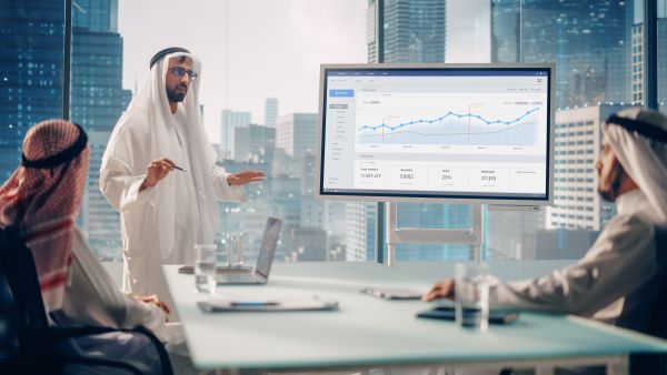 UAE sidelines 2023 recession