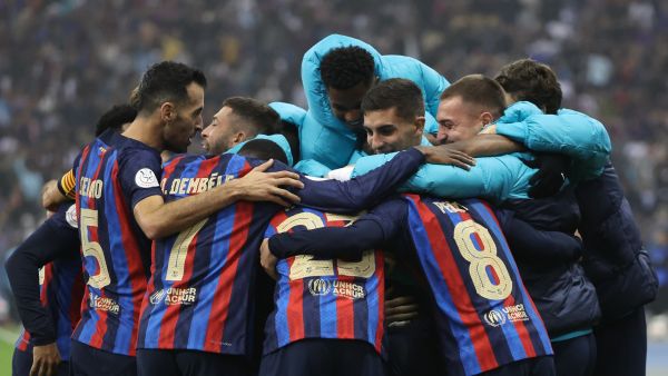 برشلونة يفوز بالسوبر الإسباني في الرياض (المصدر: أ ف ب)