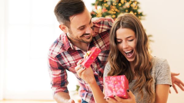 أفكار هدايا عيد الحب 2025