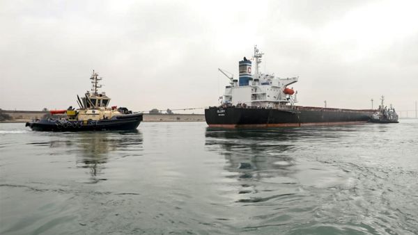 Vessel breaks down in the Suez Canal