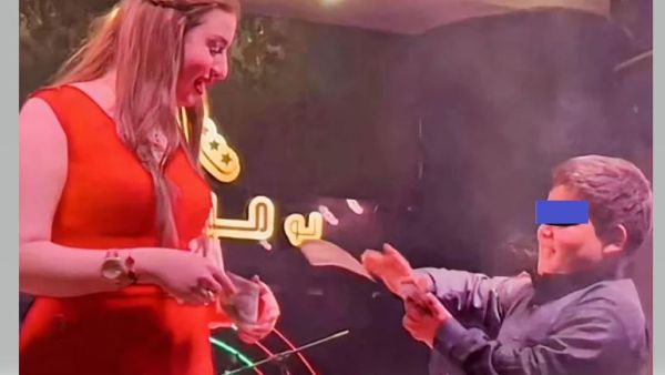 اطفال زبائن الملاهي الليلية في العراق