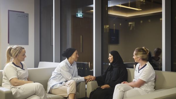 برنامج «الملاك الرابع» لدعم مرضى السرطان يحط رحاله في مستشفى كليفلاند كلينك أبوظبي 
