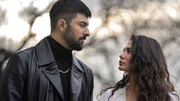 Pics of Demet Özdemir's new series Adım Farah 