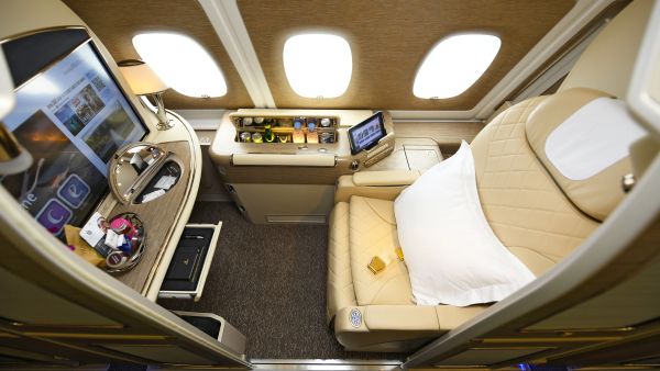 First Retrofitted Emirates A380 Enters Service